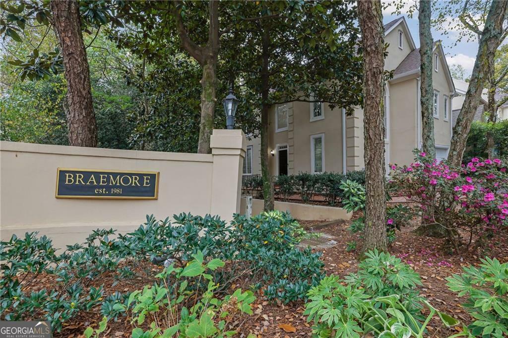 Property Photo:  10 Braemore Drive  GA 30328 