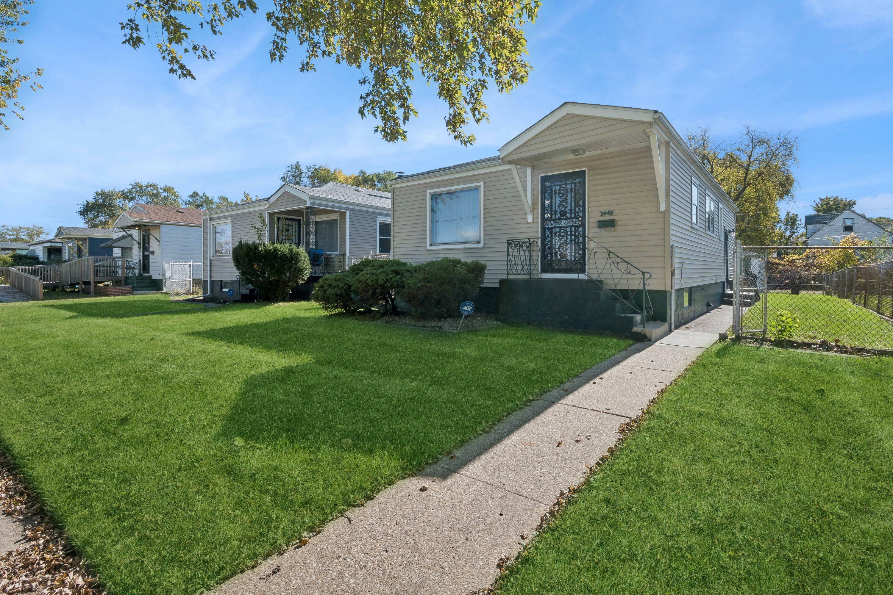 Property Photo:  2945 W 19th Avenue  IN 46404 