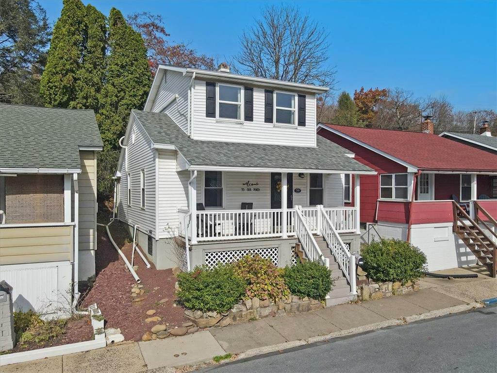 Property Photo:  749 Princeton Avenue  PA 18071 