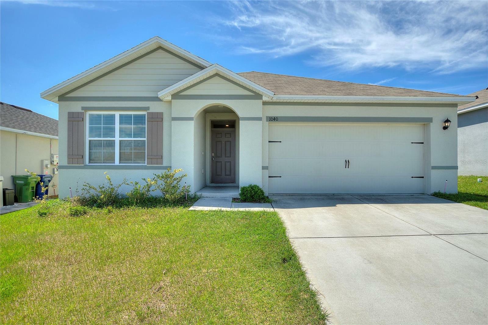 Property Photo:  1040 Cambridge Drive  FL 33881 