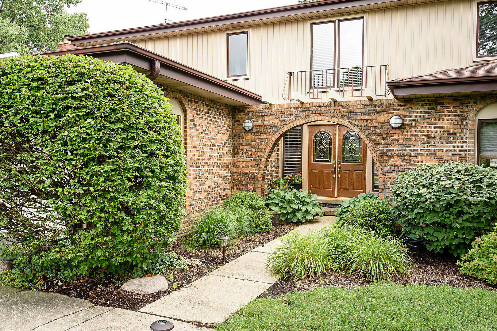 Property Photo: 1385 Montgomery Drive IL 60015