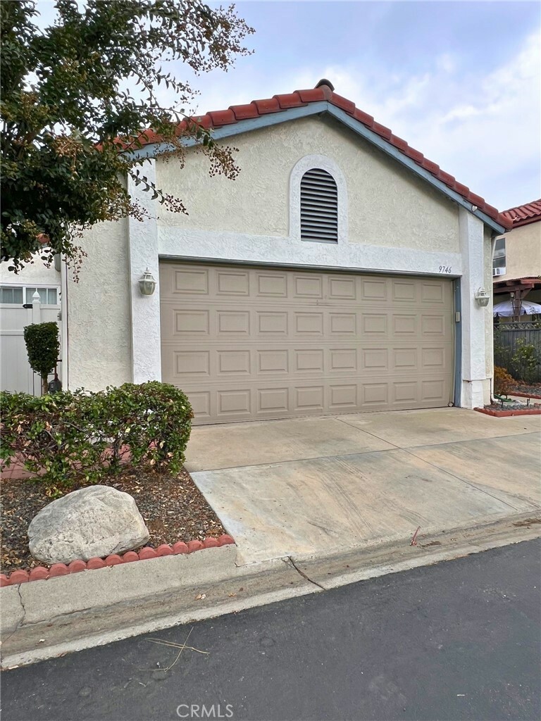 9746 Woodleaf Drive  Rancho Cucamonga CA 91701 photo