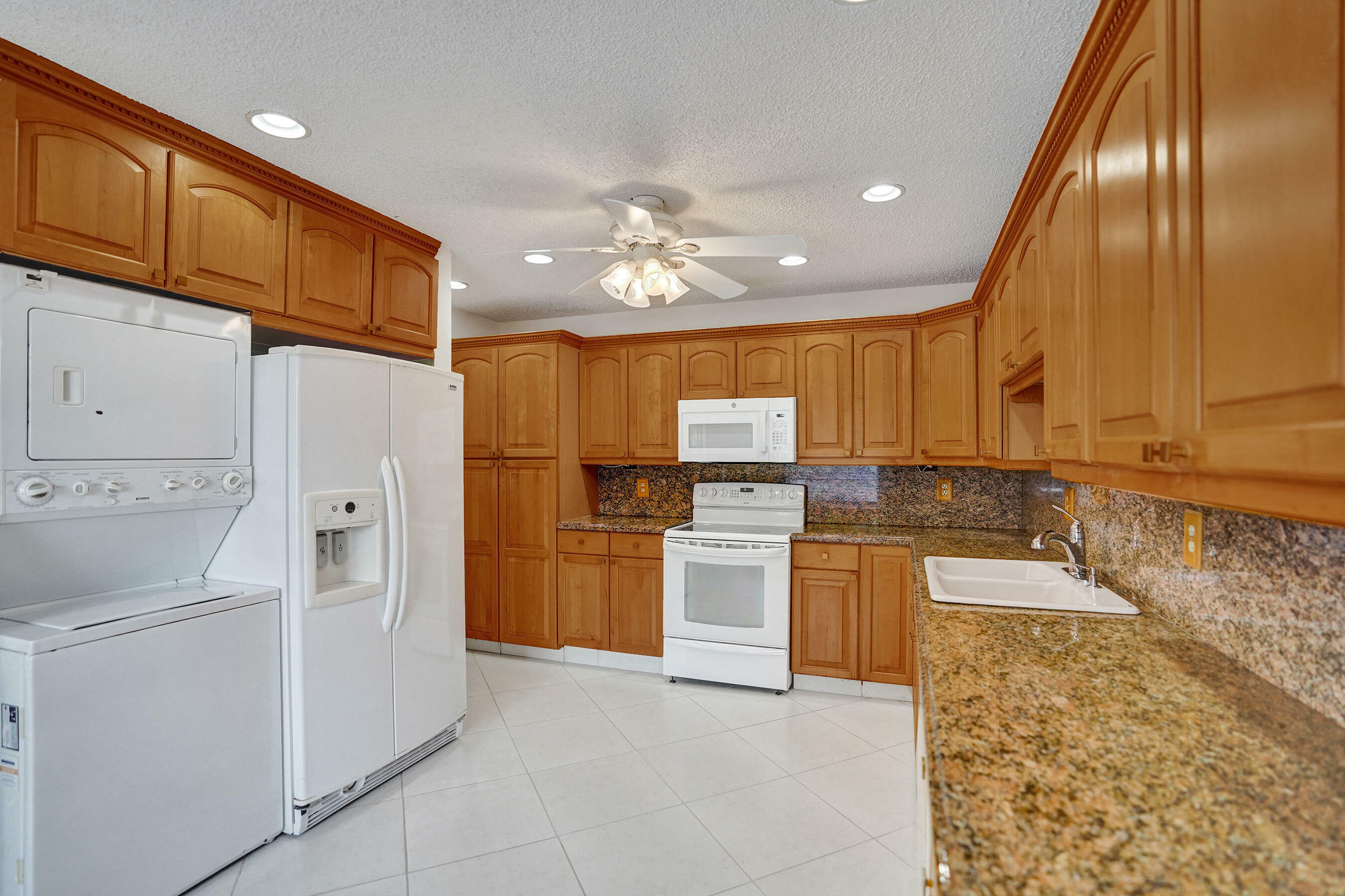 Property Photo: 1260 NW 20th Avenue 203 FL 33445