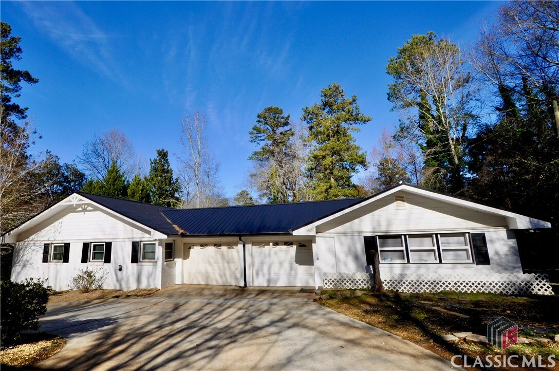 Property Photo:  500 West Lake Drive  GA 30606 