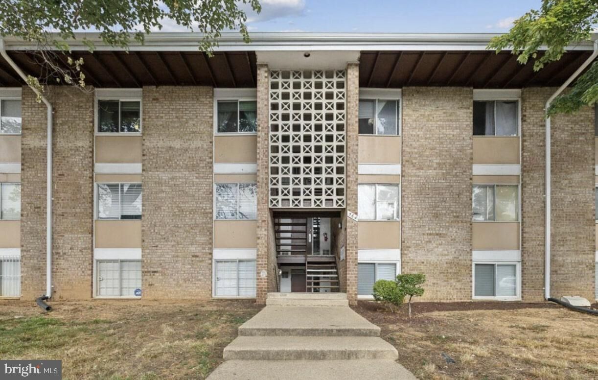 Property Photo: 523 Wilson Bridge Drive 6722C MD 20745