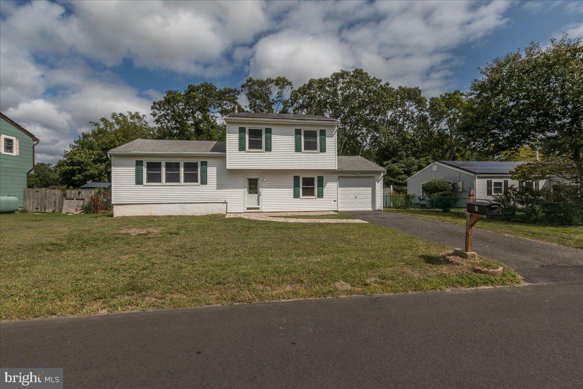 Property Photo:  6 Spruce Drive  NJ 08087 