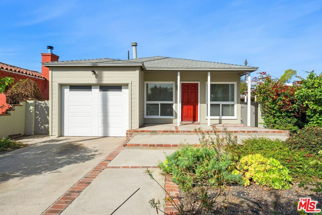 Property Photo:  11815   Juniette St  CA 90230 