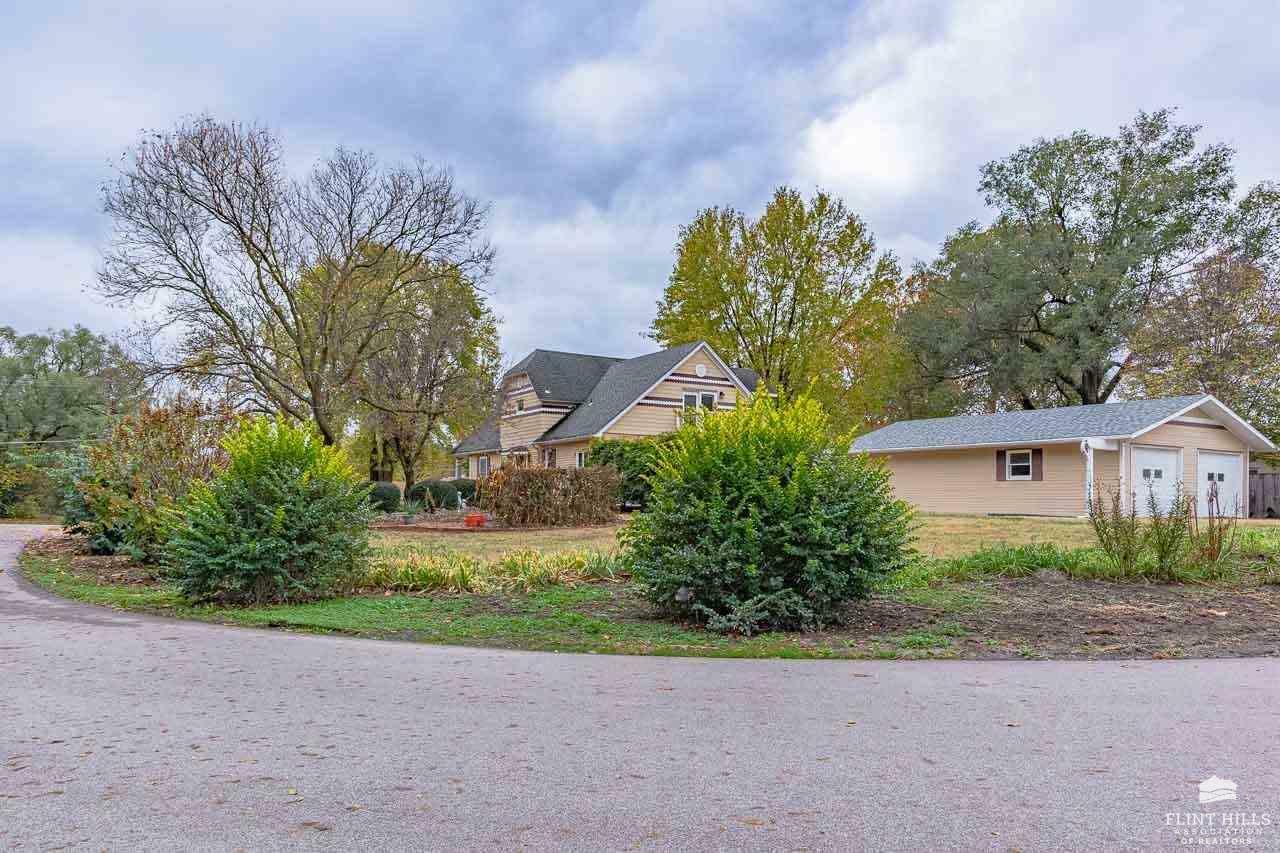 Property Photo:  727 Rannells Road  KS 66502 