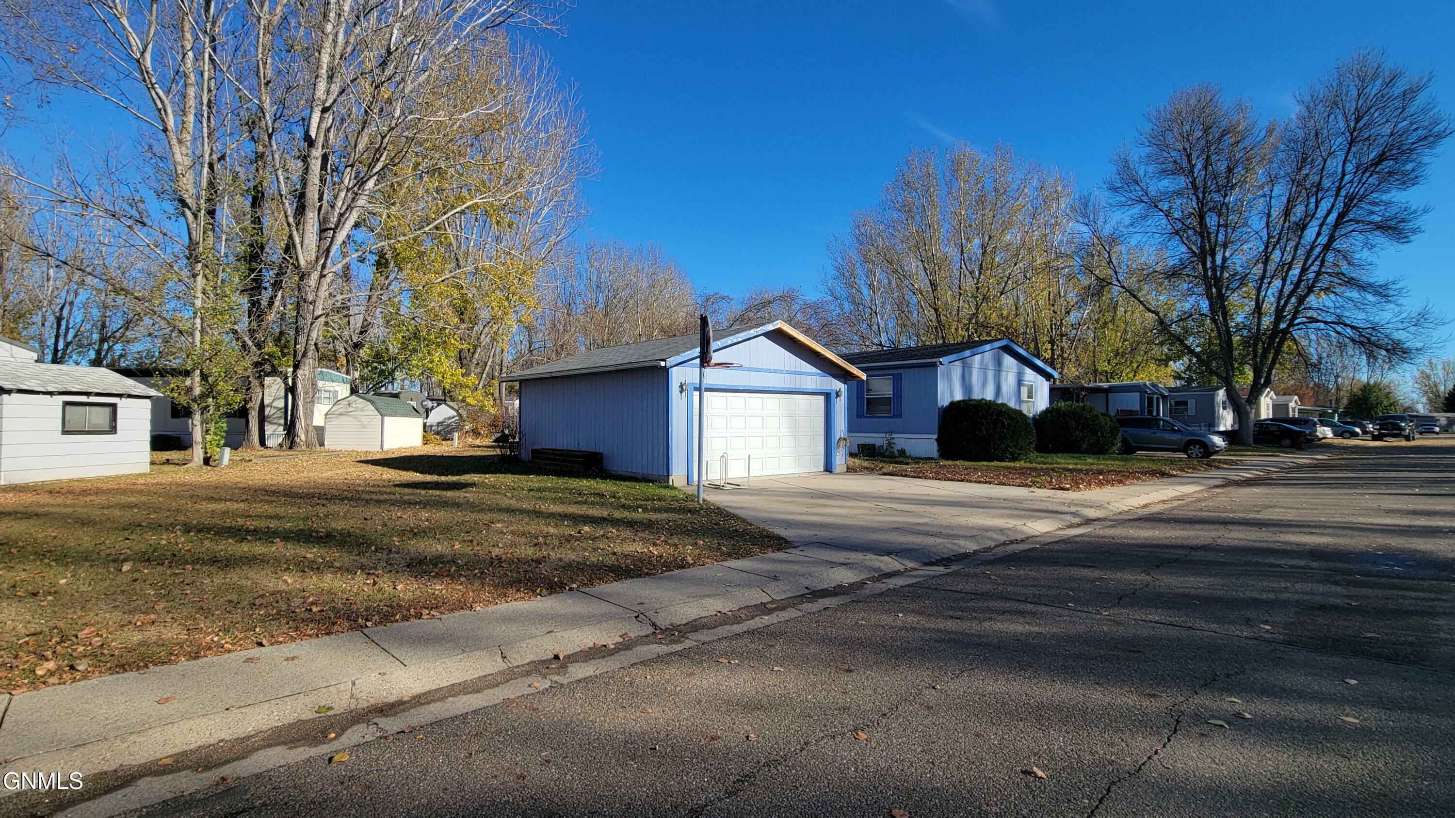 Property Photo:  617 Dover Drive  ND 58504 