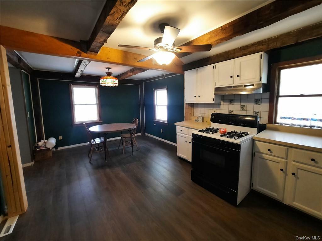 Property Photo:  772 Route 284  NY 10998 