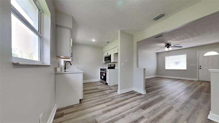 Property Photo:  1710 Hartley Road  FL 33619 