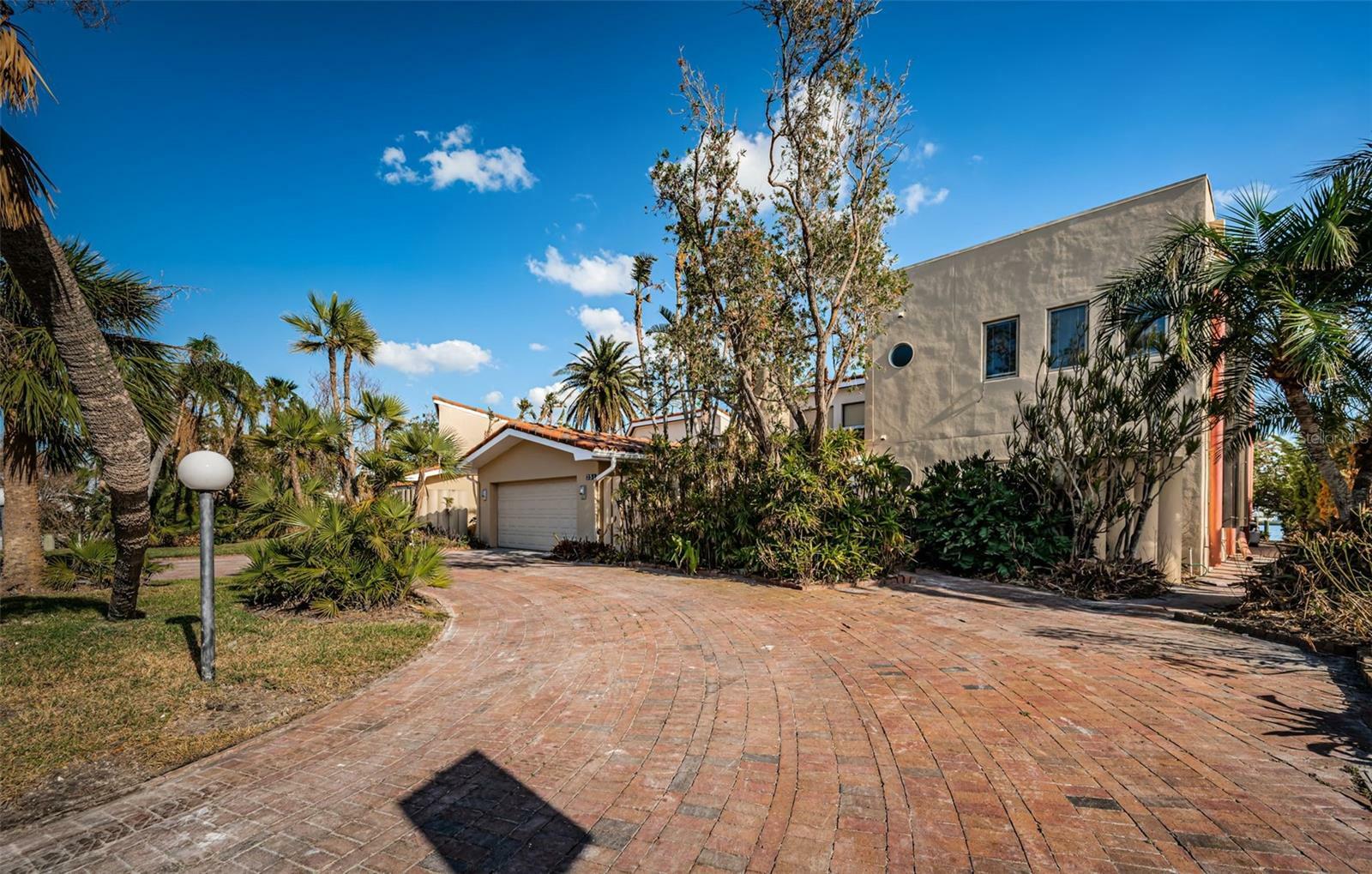 Property Photo:  351 Bath Club Boulevard N  FL 33708 