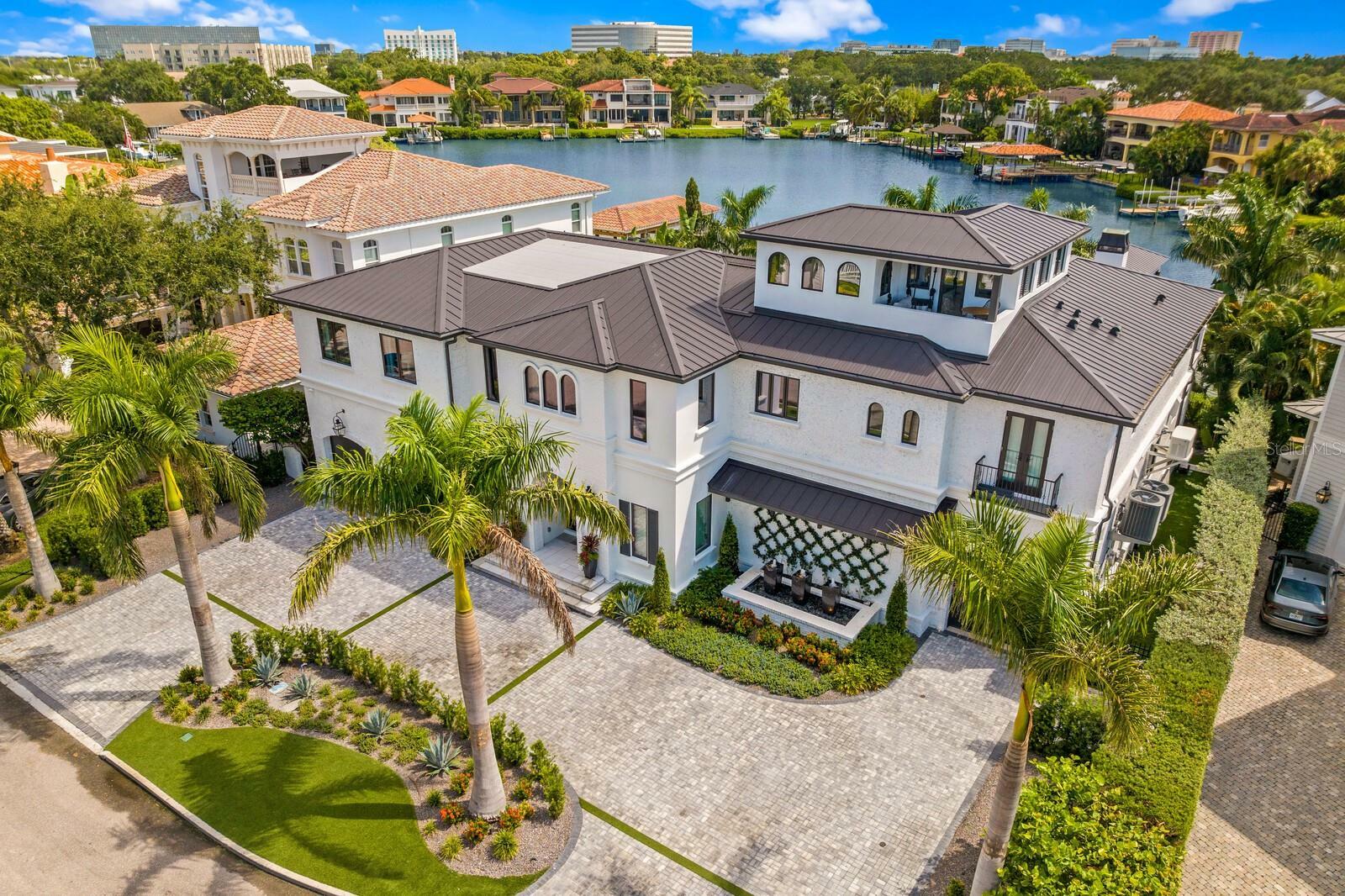 Property Photo: 36 W Spanish Main Street FL 33609