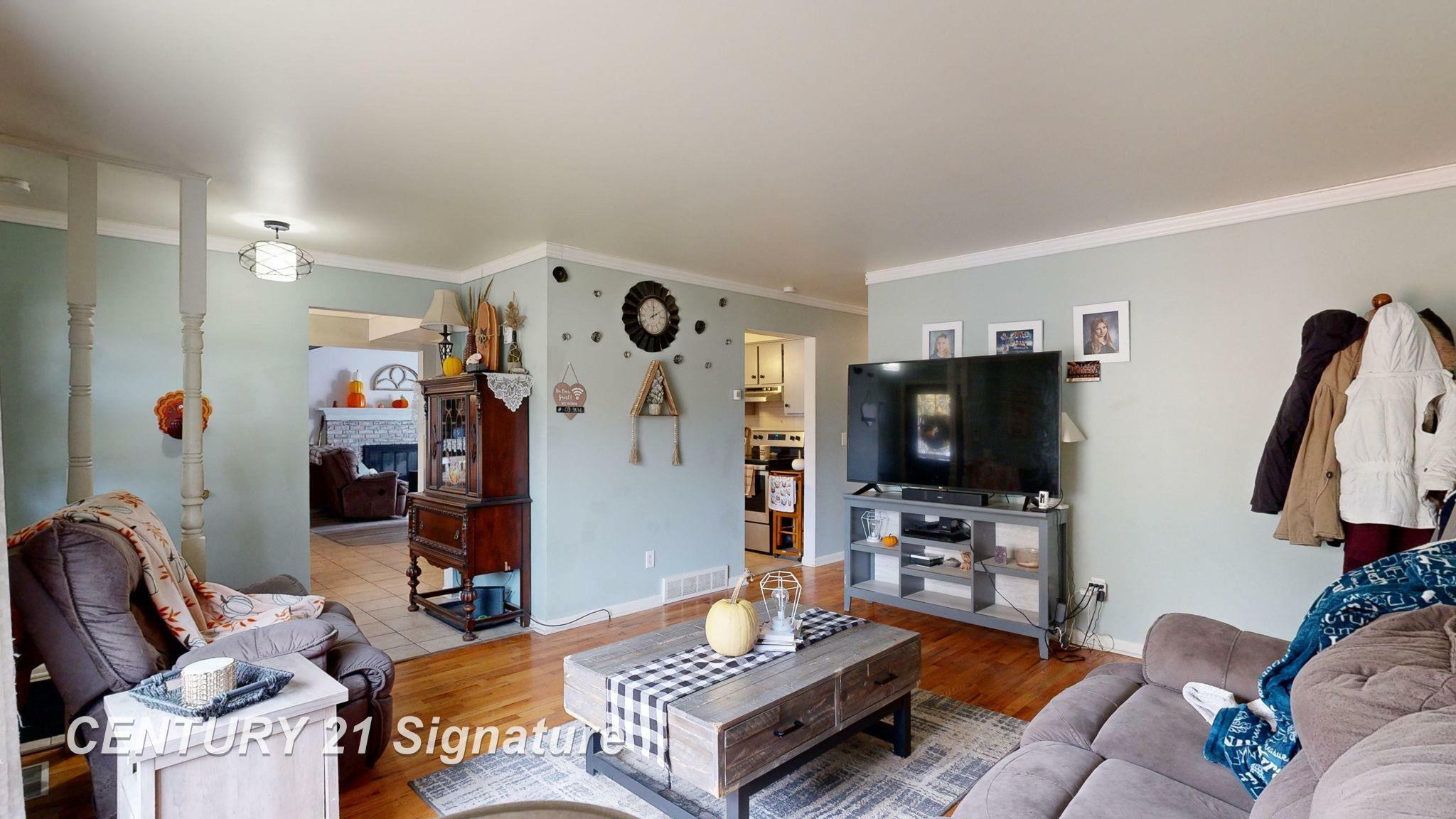 Property Photo: 527 Leland Street MI 48433