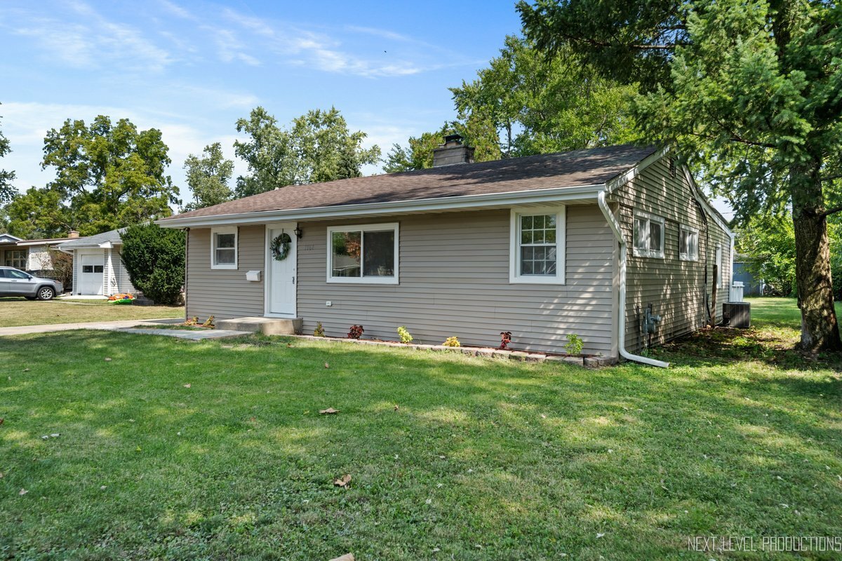 Property Photo: 1160 Lebanon Street IL 60505