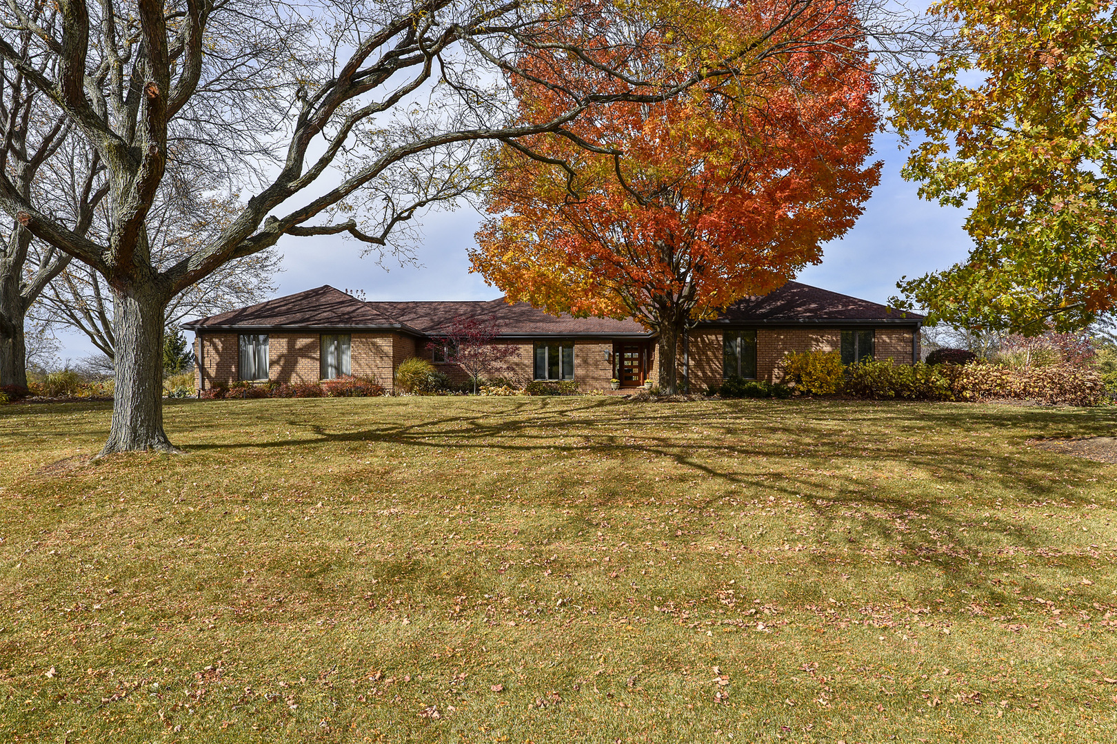 Property Photo:  1638 Galloway Drive  IL 60010 