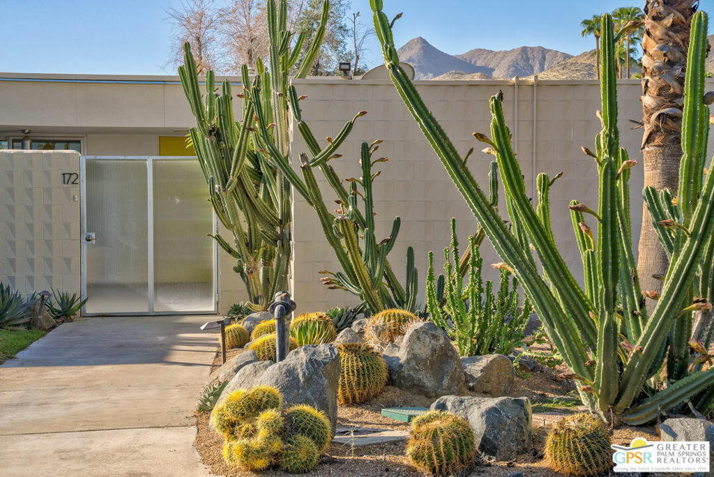 Property Photo: 172 Desert Lakes Drive CA 92264