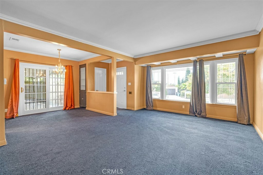 Property Photo:  1010 East Avenue  CA 91504 