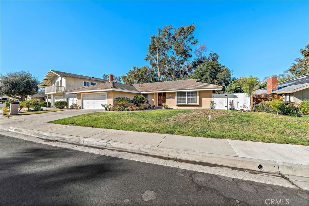 Property Photo:  25711 Chrisanta Drive  CA 92691 