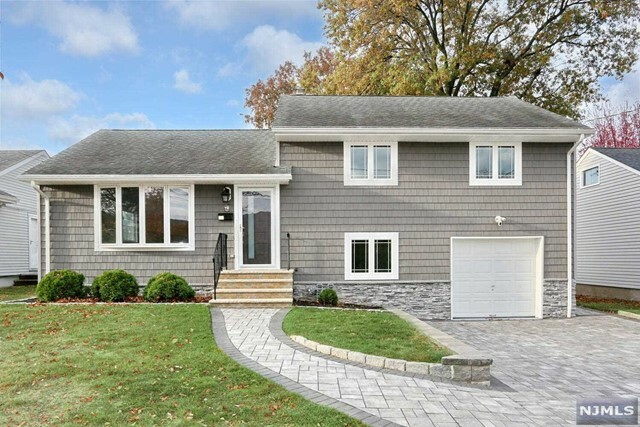 Property Photo:  19 Dalewood Road  NJ 07013 