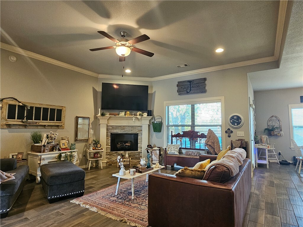 Property Photo:  760 Fontana Street  AR 72719 