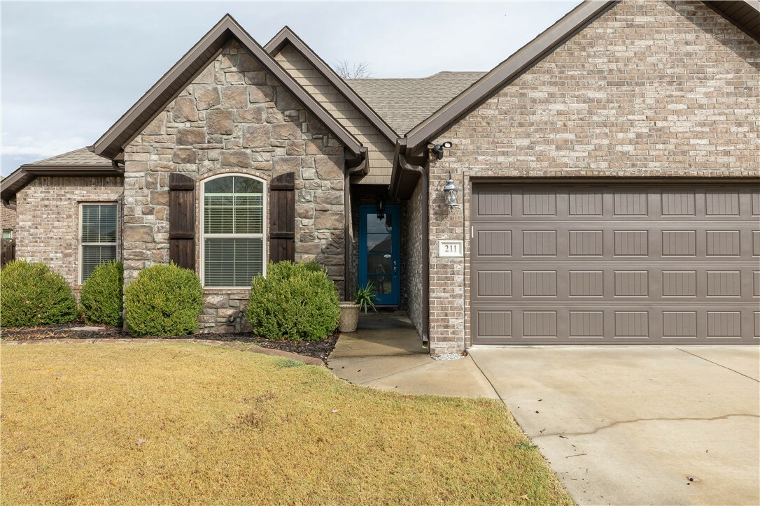 Property Photo:  211 Verona Way  AR 72719 