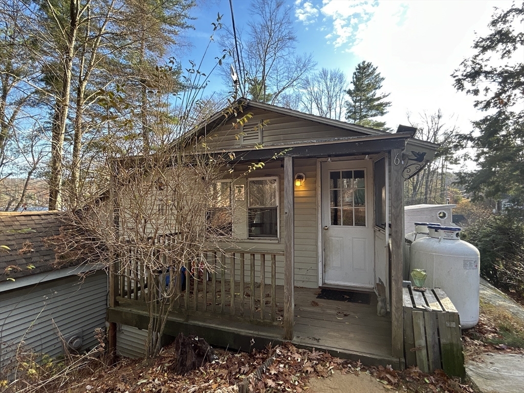 Property Photo:  6 Hillside Dr  MA 01521 