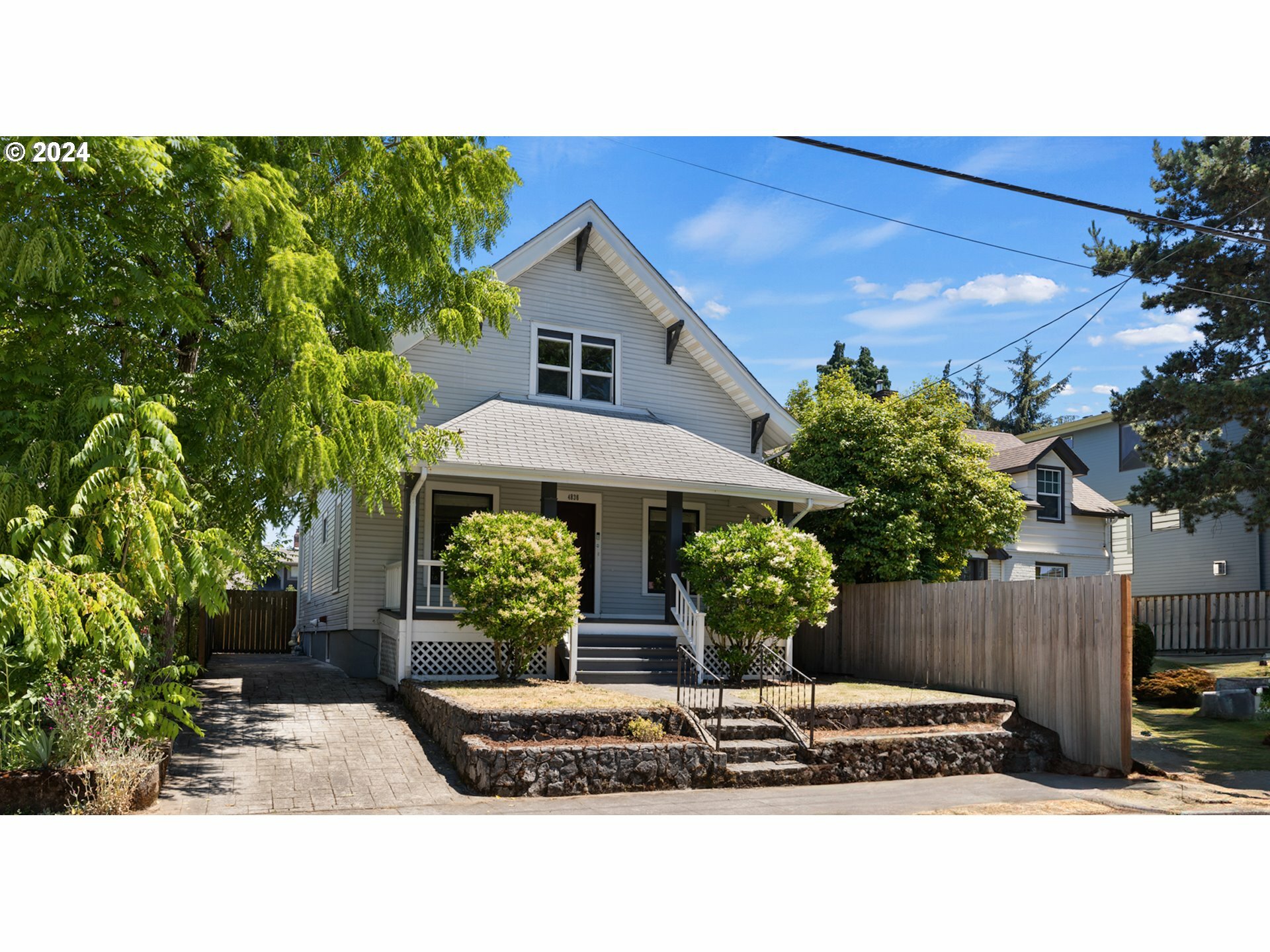 Property Photo:  4836 NE 27th Ave  OR 97211 