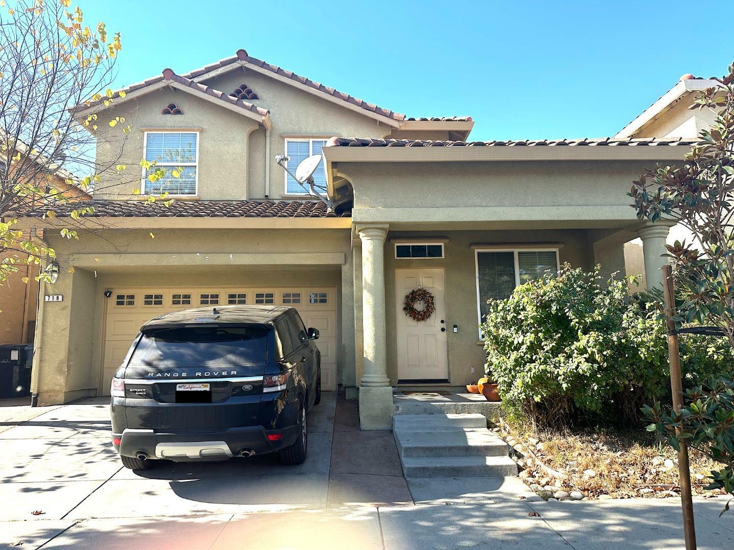 Property Photo:  718 Roble Street  CA 95076 