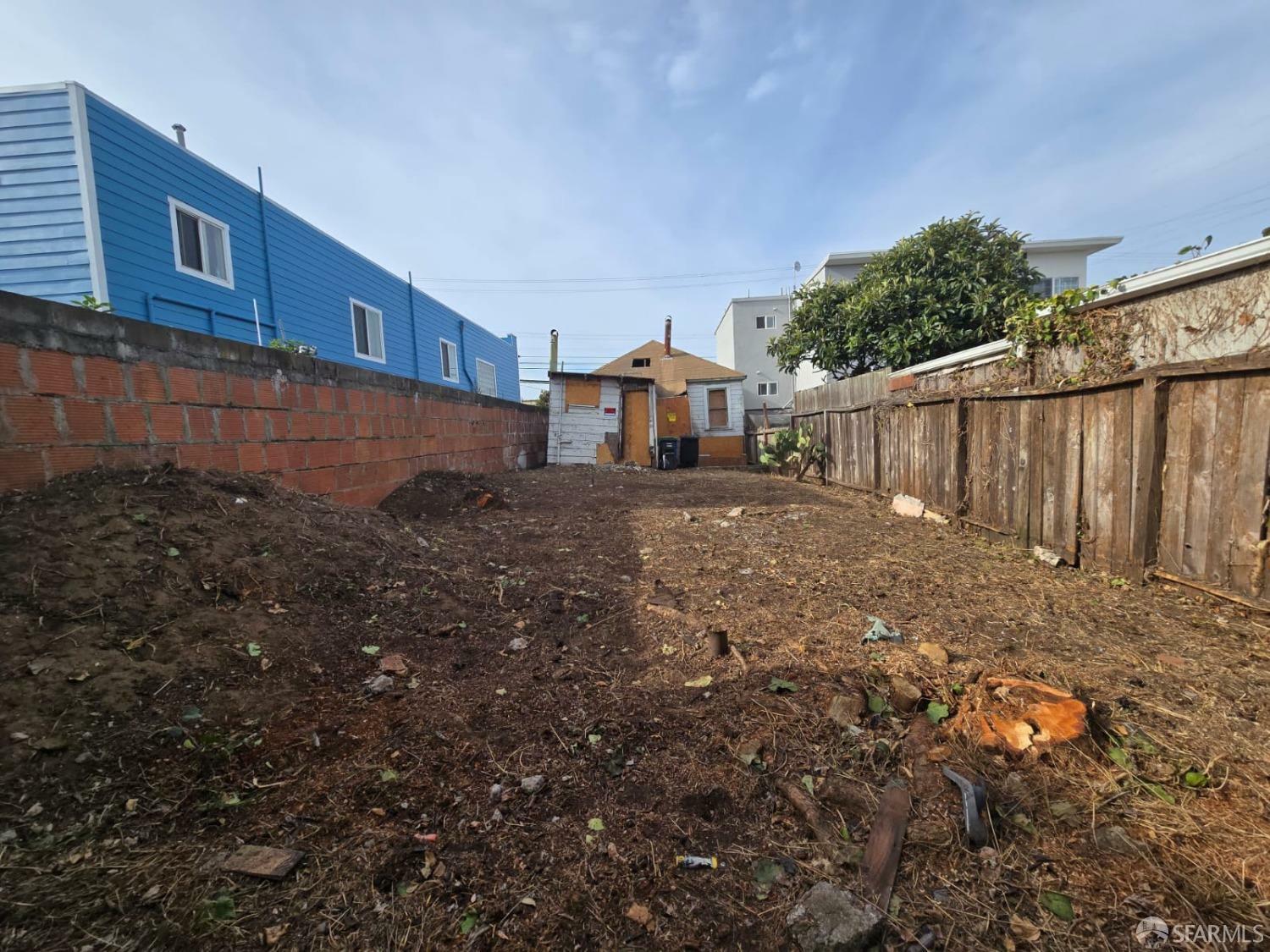 Property Photo:  109 Lowell Street  CA 94112 