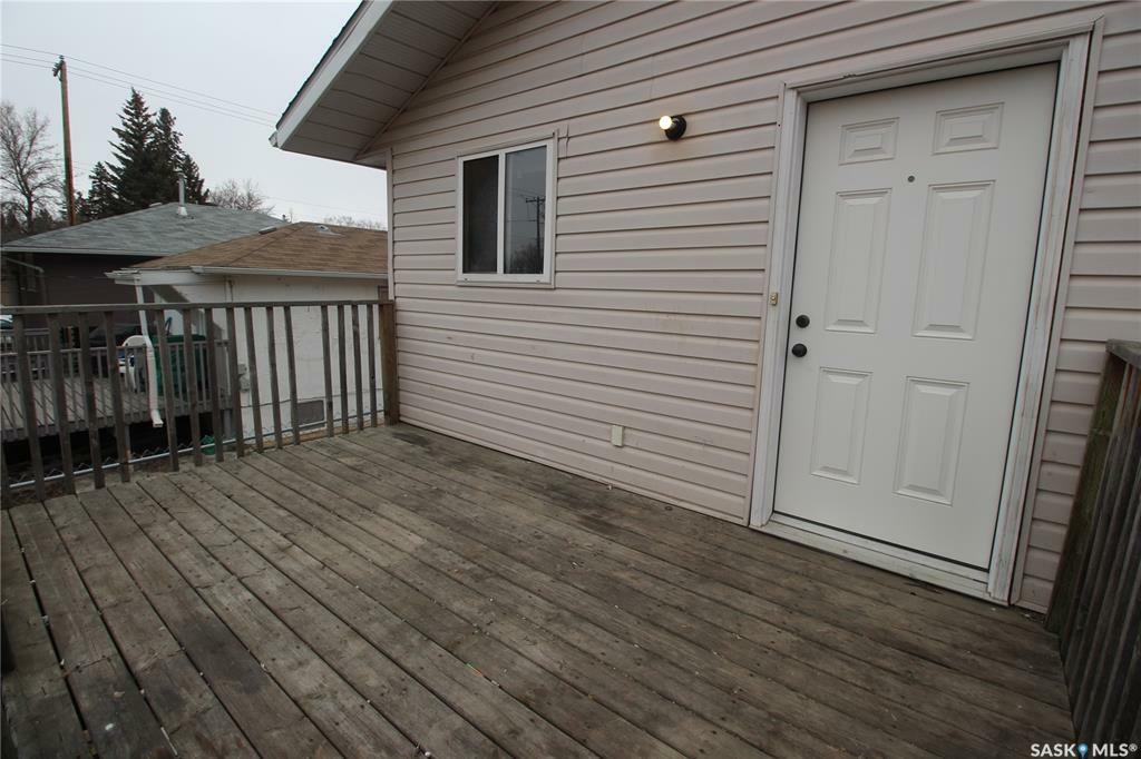 Property Photo:  407 U Avenue S  SK S7M 3C5 