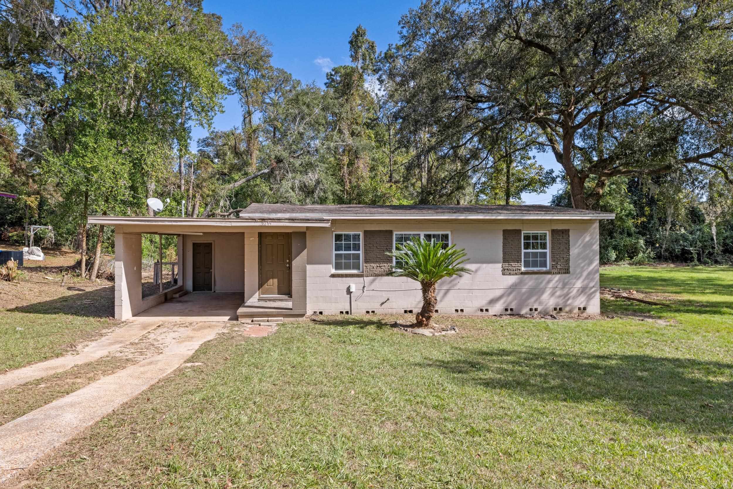 Property Photo:  2419 Dozier Drive  FL 32301 