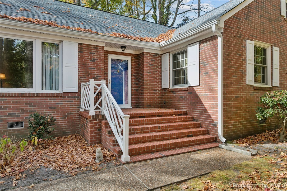 Property Photo:  1101 Jamestown Road  VA 23185 