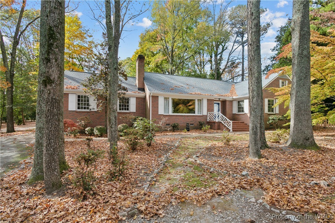 Property Photo:  1101 Jamestown Road  VA 23185 