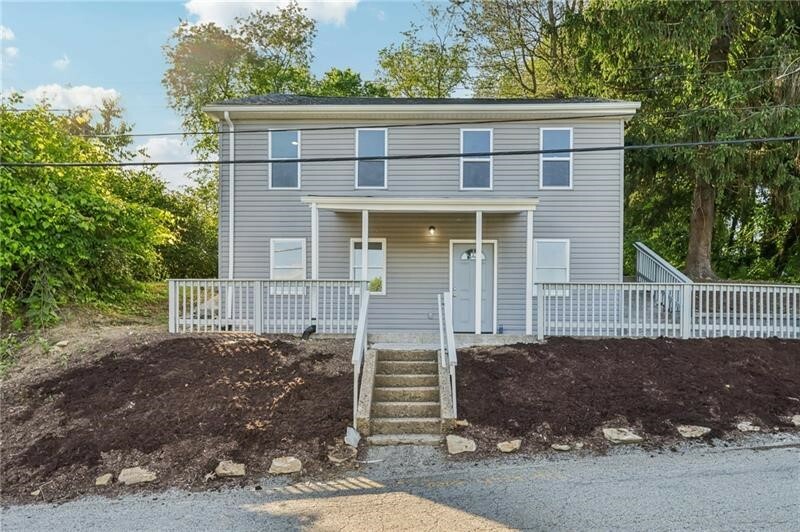 Property Photo:  211 Oxford Ave  PA 15238 