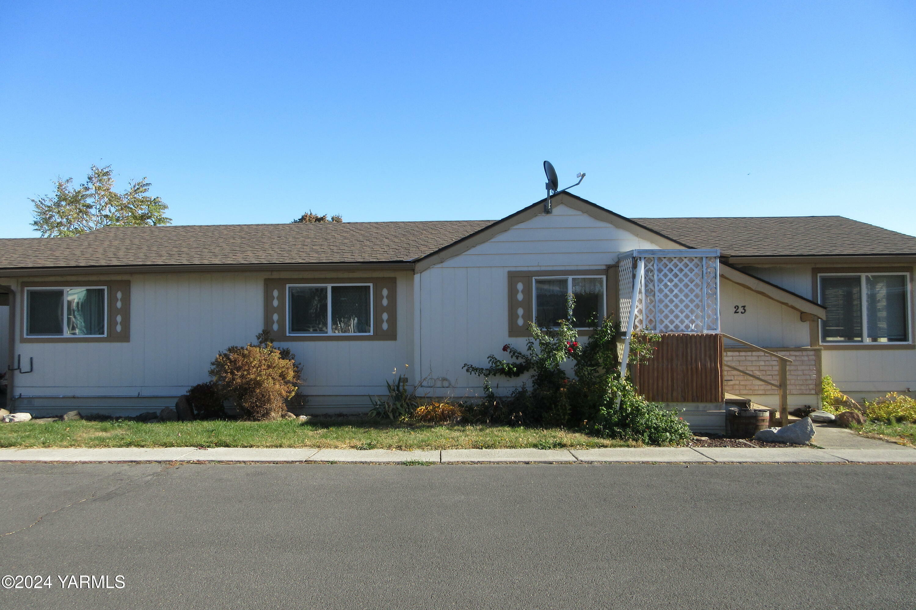 105 W Washington Ave 23  Yakima WA 98903 photo