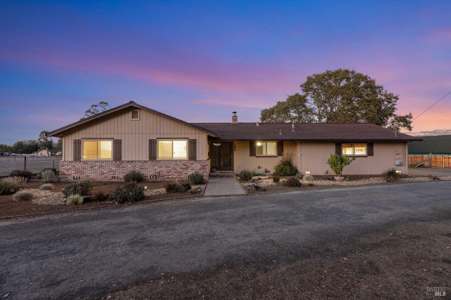 Property Photo:  350 Penngrove Avenue  CA 94951 