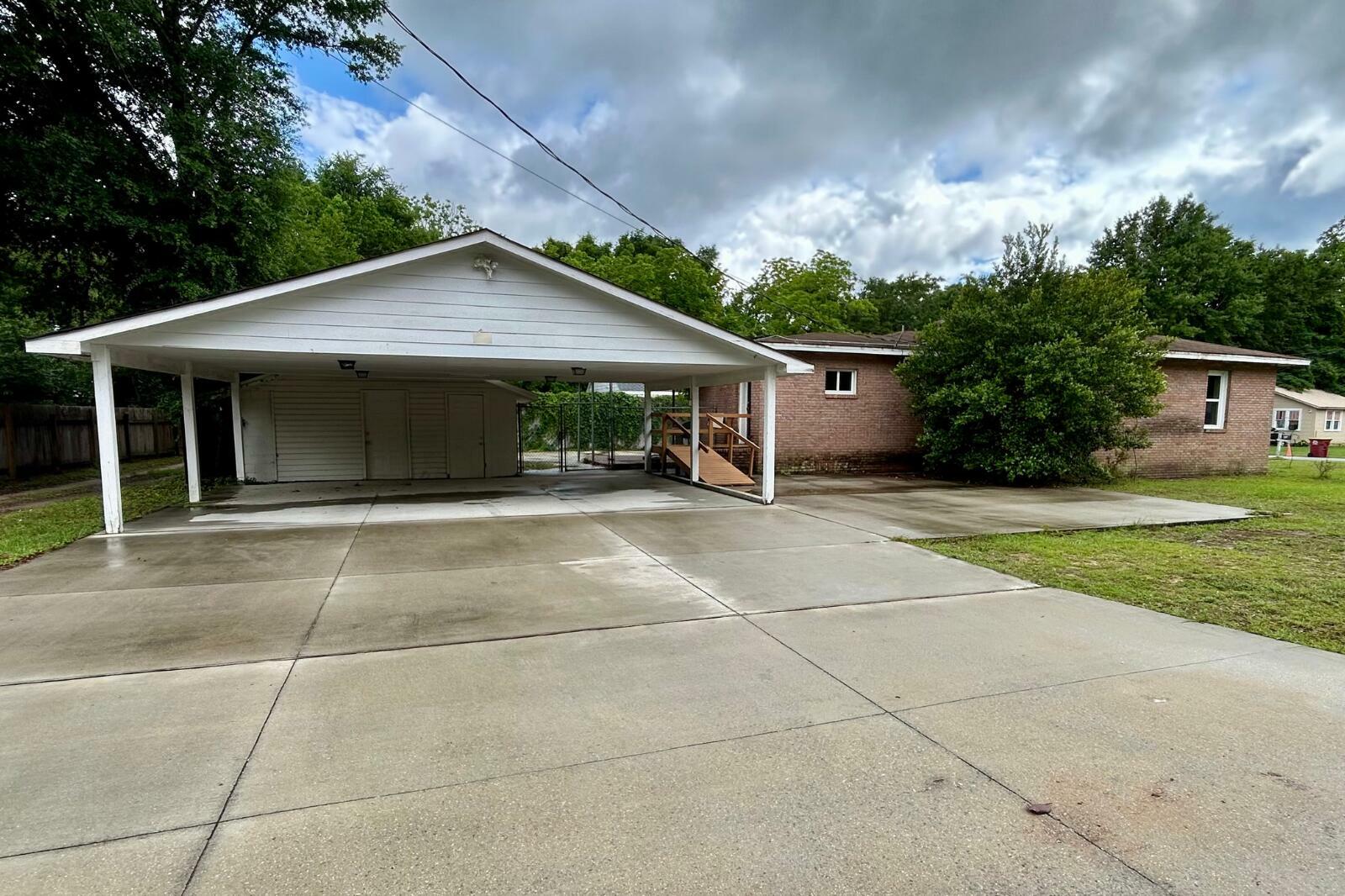 Property Photo: 297 Anderson Street FL 32536