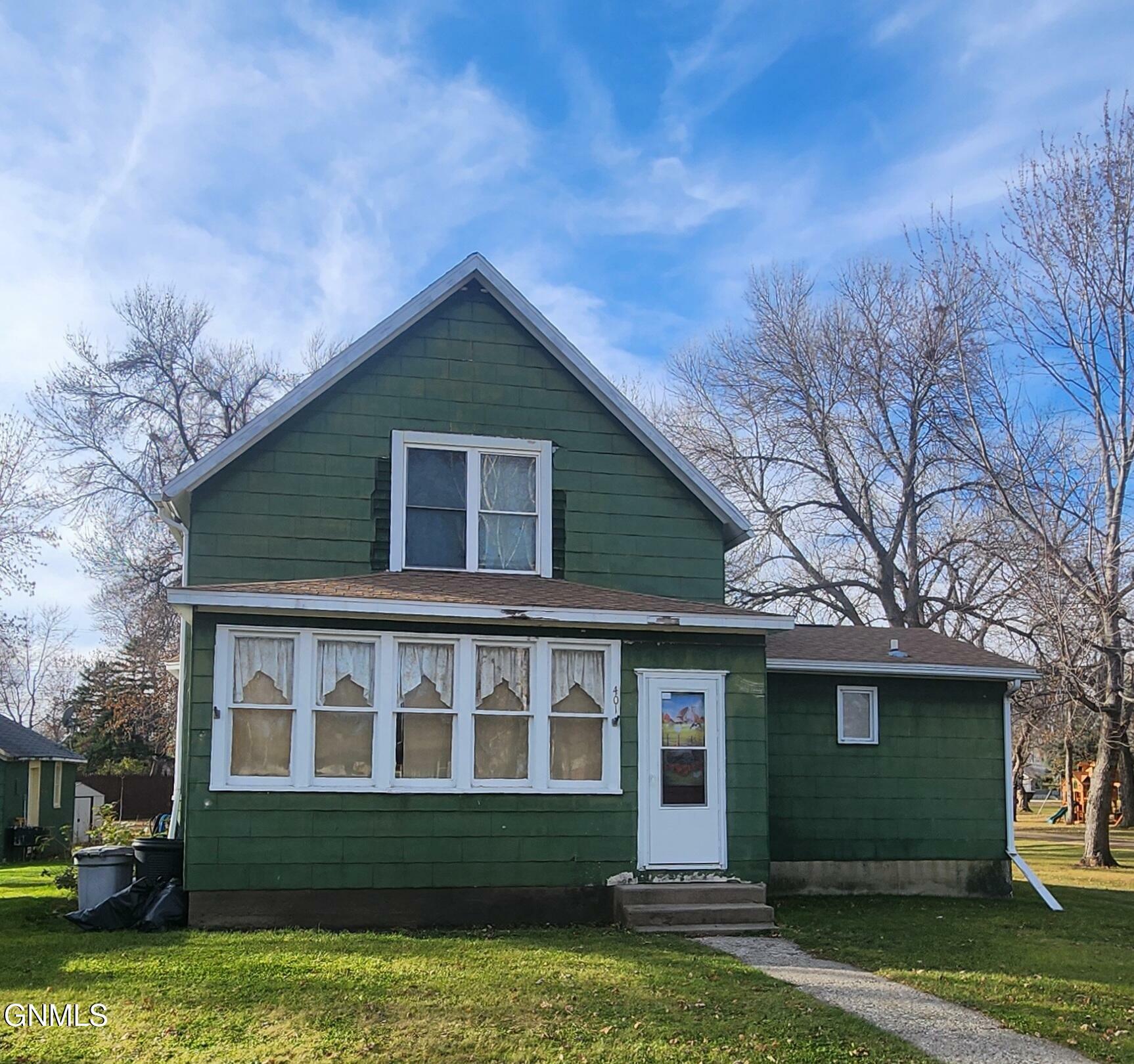 Property Photo:  401 5th Avenue  ND 58461 