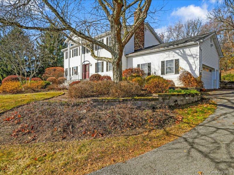 Property Photo:  4 Hampton Road  NY 10924 