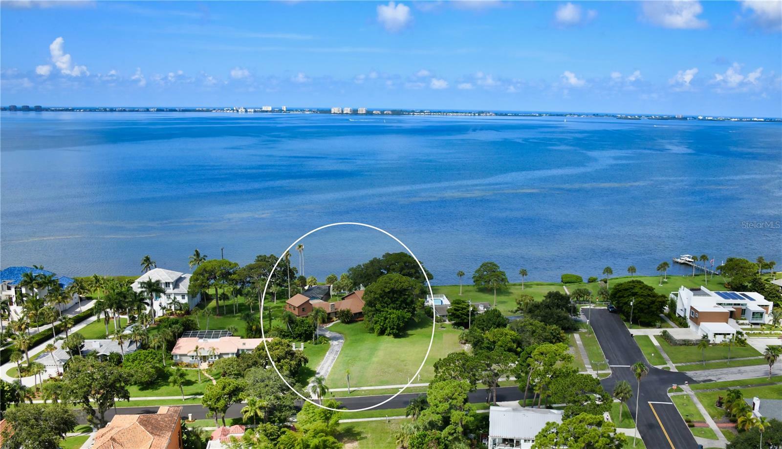 Property Photo:  7514 Westmoreland Drive  FL 34243 