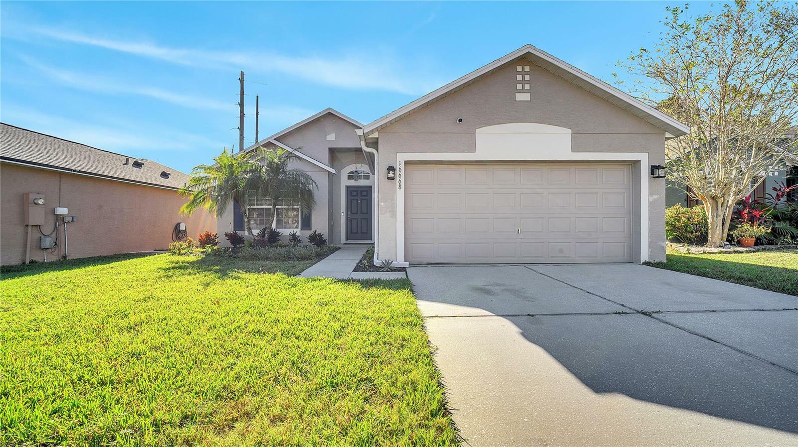 Property Photo:  16668 Corner Lake Drive  FL 32820 