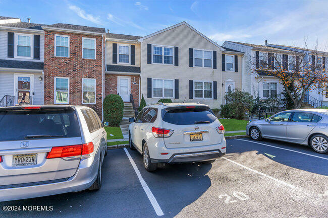 Property Photo:  20 Karwatt Court  NJ 08872 