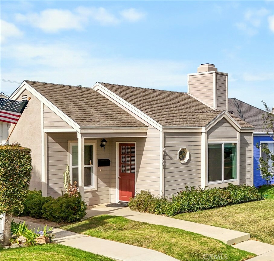 Property Photo:  1307 Alabama Street  CA 92648 