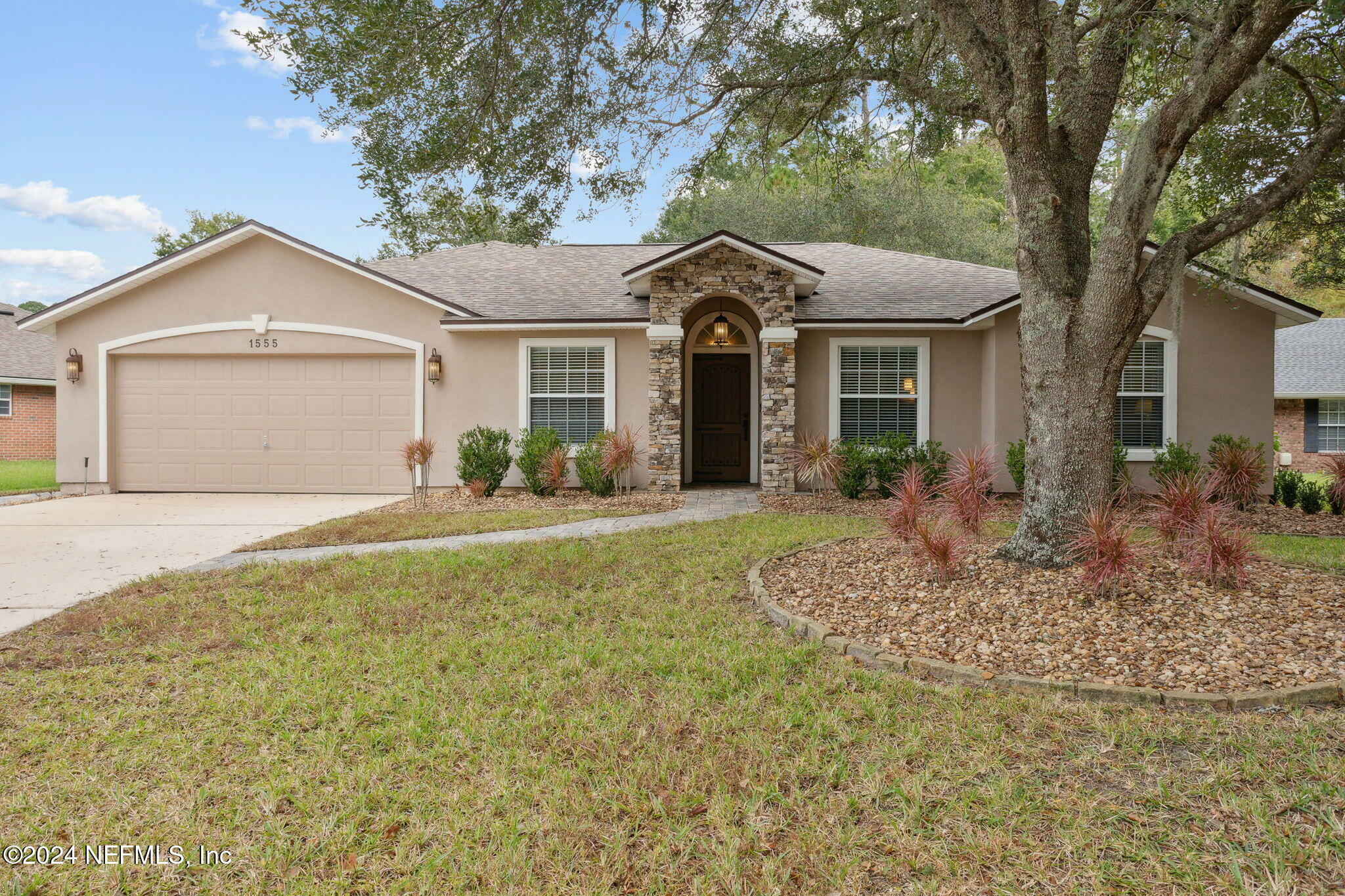 Property Photo:  1555 Redbird Creek Drive  FL 32221 