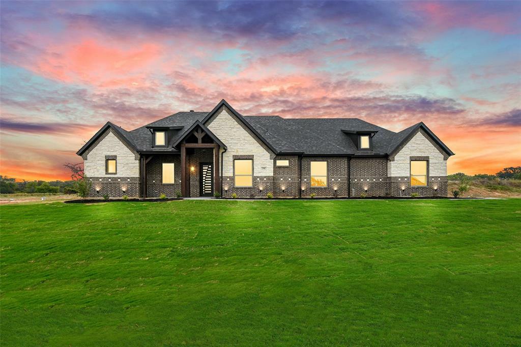 Property Photo: 166 Briar Patch Road TX 76020