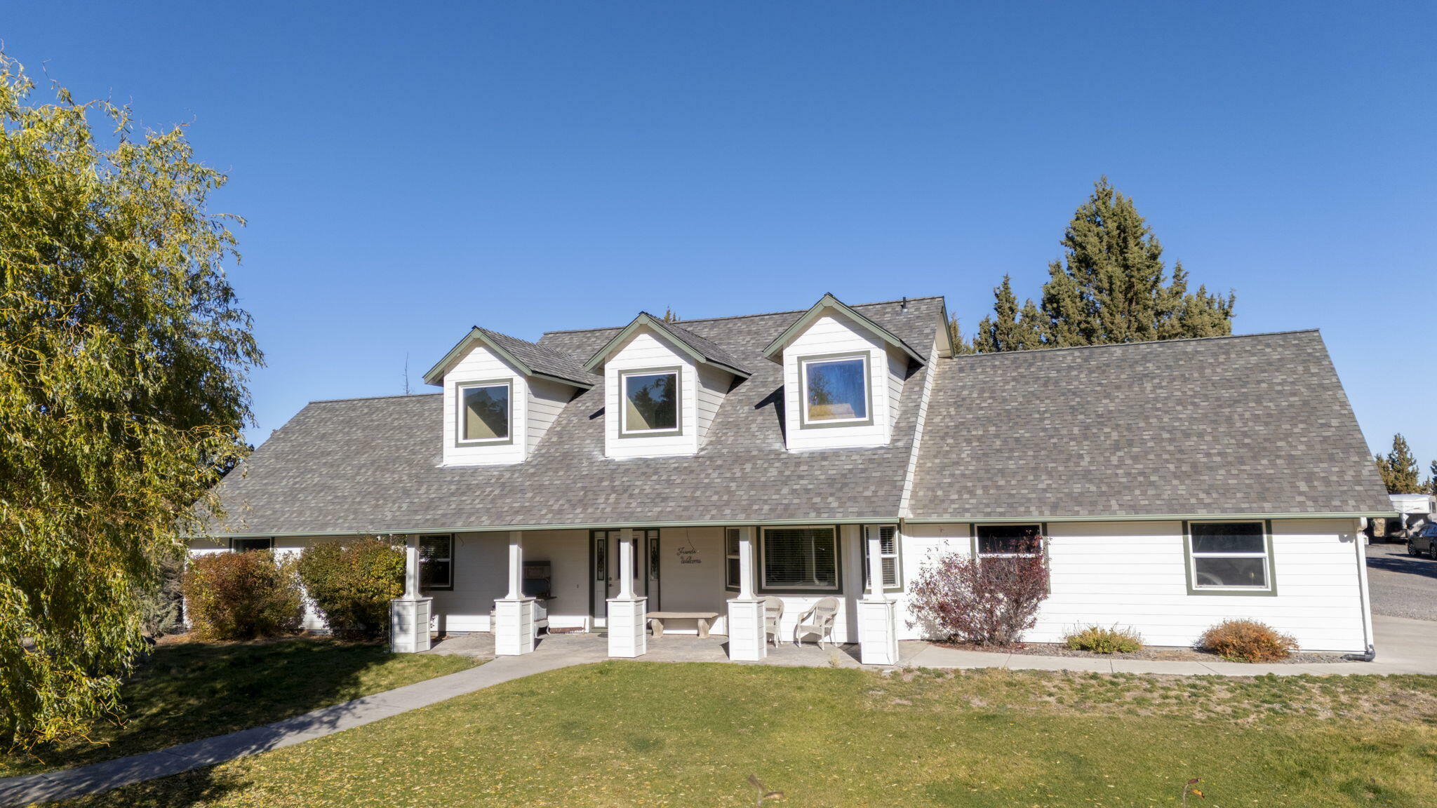 Property Photo: 6187 SW Jaguar Avenue OR 97756