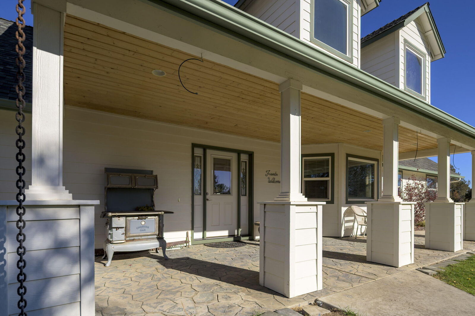 Property Photo: 6187 SW Jaguar Avenue OR 97756