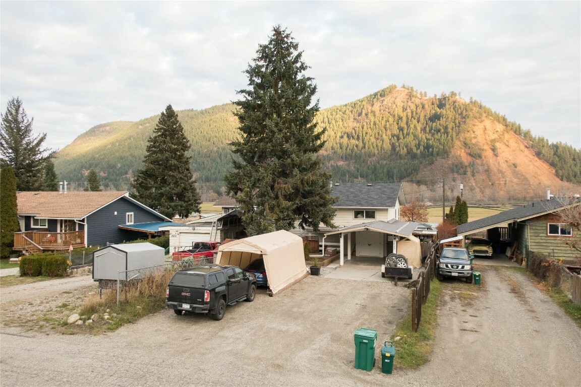 Photo de la propriété:  2629 Balsam Lane  BC V0E 2G5 