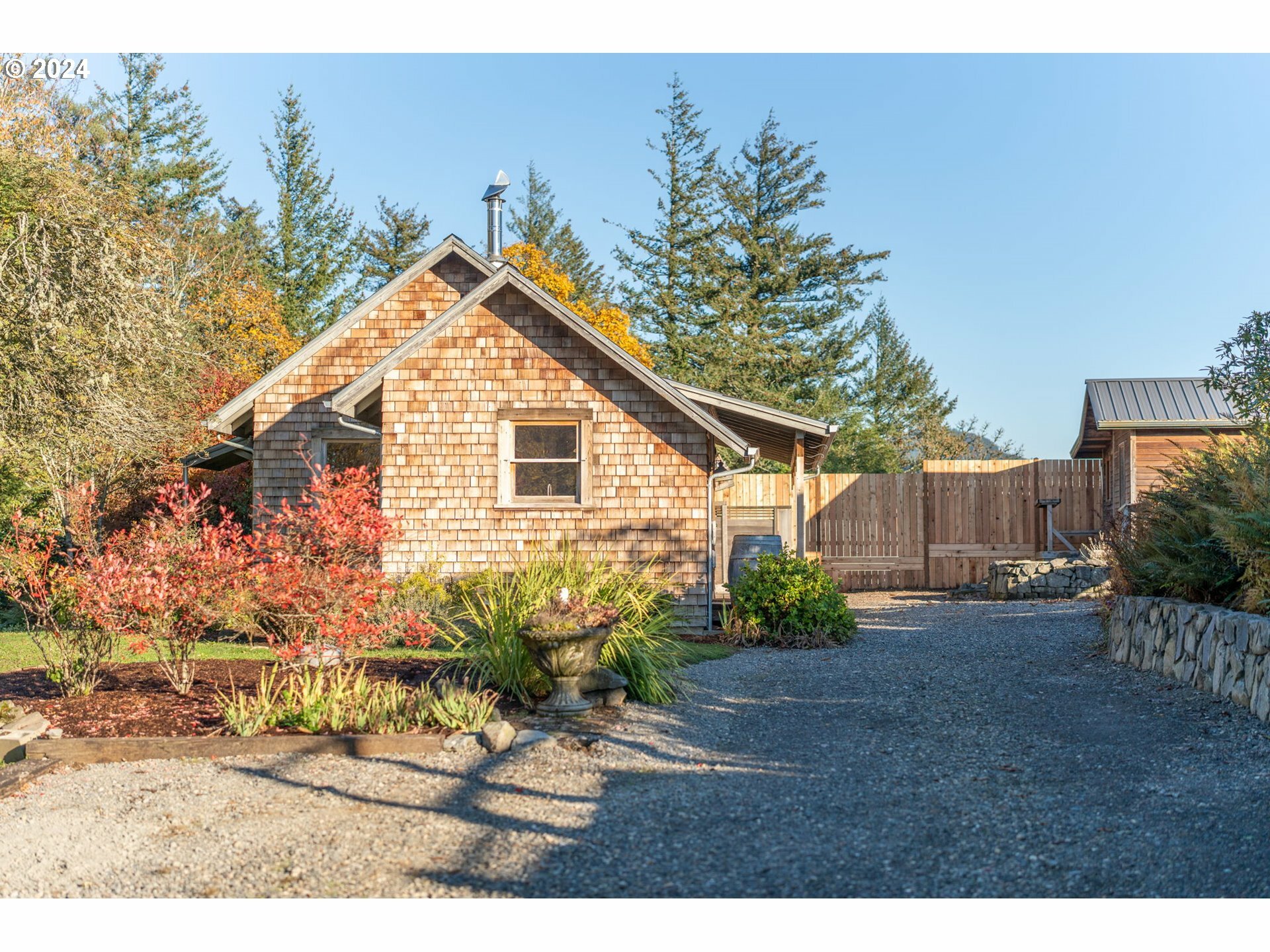 Property Photo:  41124 E Larch Mountain Rd  OR 97019 